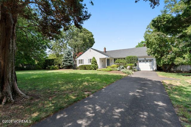 31 Circle Place, Lincroft, NJ 07738