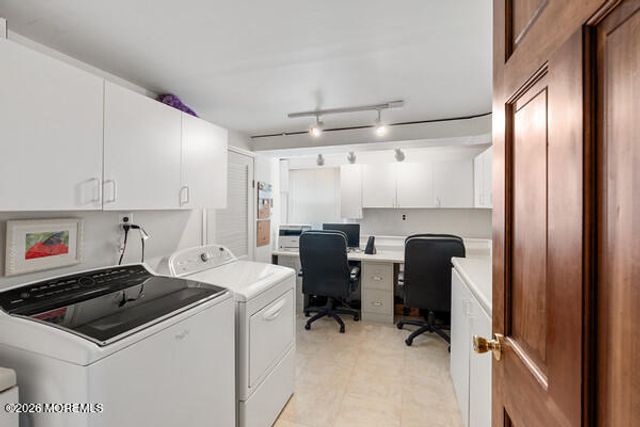 31 Circle Place, Lincroft, NJ 07738
