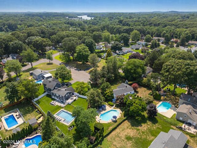 31 Circle Place, Lincroft, NJ 07738