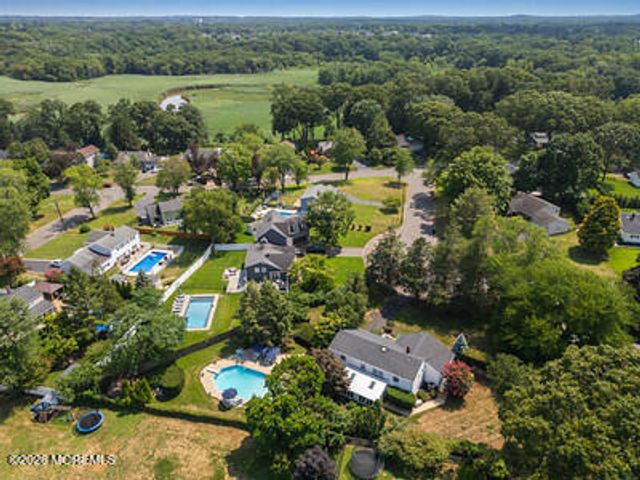 31 Circle Place, Lincroft, NJ 07738