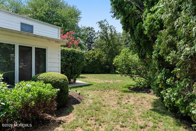 31 Circle Place, Lincroft, NJ 07738