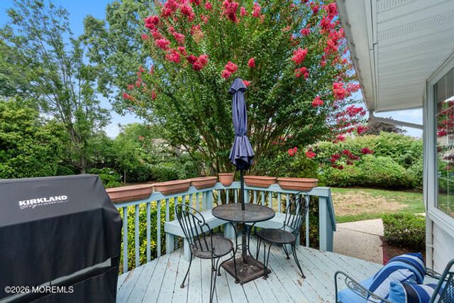 31 Circle Place, Lincroft, NJ 07738