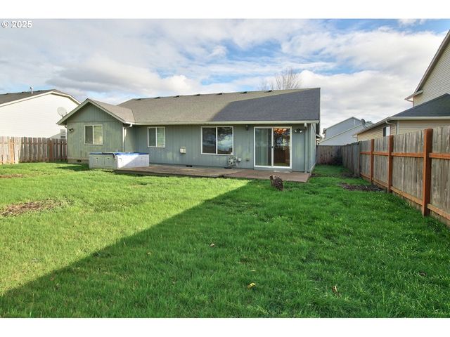 1424 MT VIEW Ln, Molalla, OR 97038