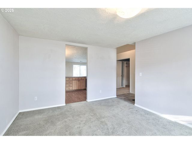 1424 MT VIEW Ln, Molalla, OR 97038