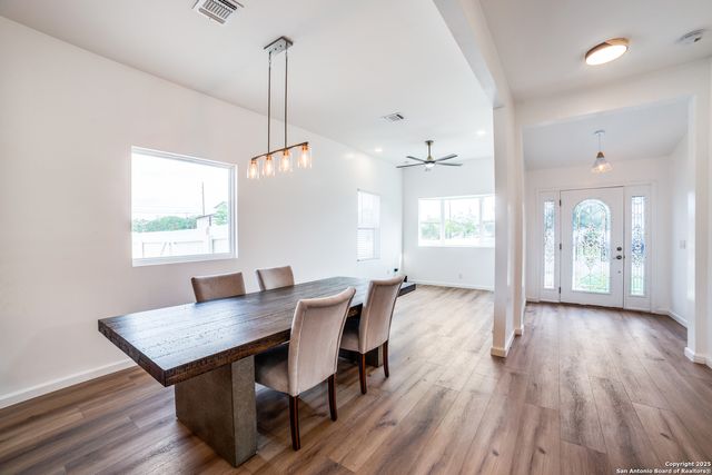 824 Elmwood, San Antonio, TX 78212