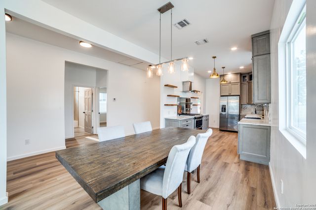 824 Elmwood, San Antonio, TX 78212