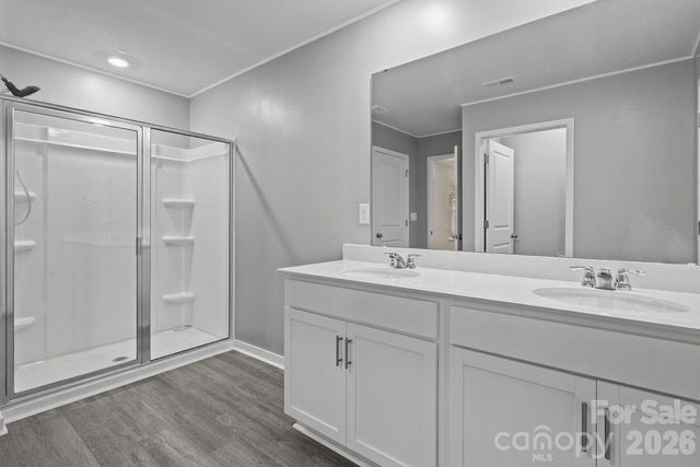 1414 5th Street Drive NE, Hickory, NC 28601