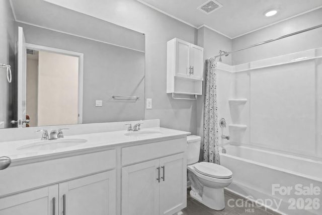 1414 5th Street Drive NE, Hickory, NC 28601