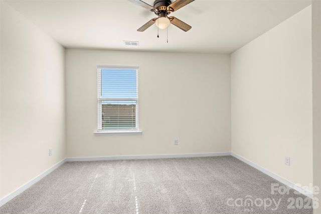 1414 5th Street Drive NE, Hickory, NC 28601
