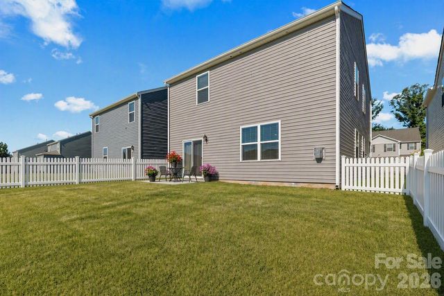 1414 5th Street Drive NE, Hickory, NC 28601