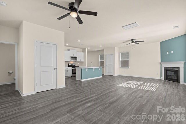 1414 5th Street Drive NE, Hickory, NC 28601