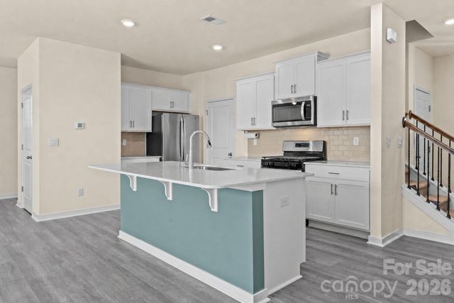 1414 5th Street Drive NE, Hickory, NC 28601