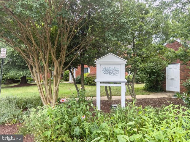 1557 MOUNT EAGLE PL, Alexandria, VA 22302