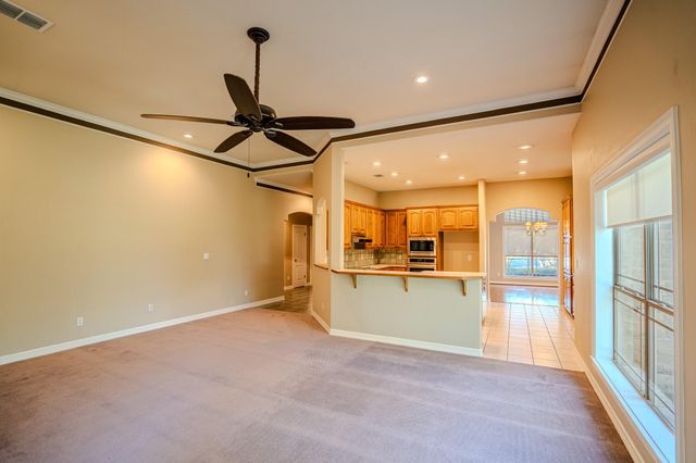 218 Hazeltine DR, Lakeway, TX 78734