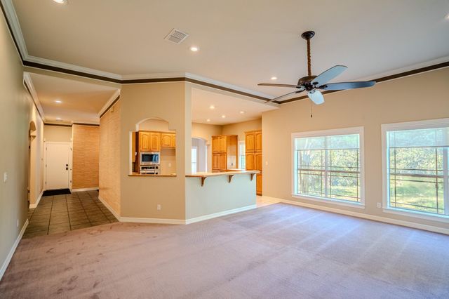218 Hazeltine DR, Lakeway, TX 78734
