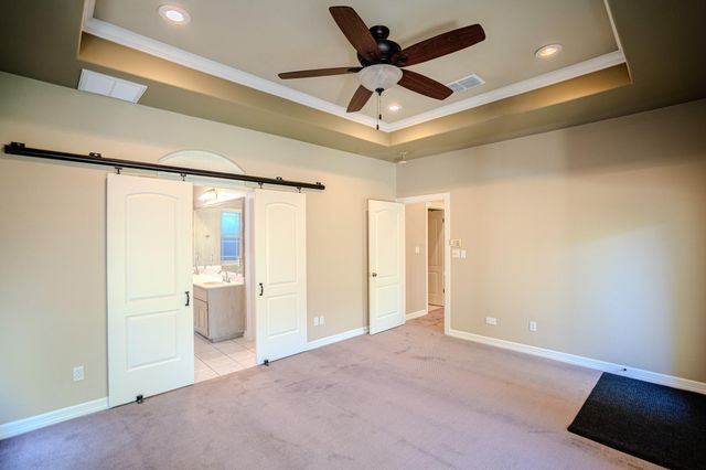 218 Hazeltine DR, Lakeway, TX 78734