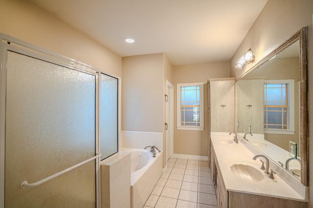 218 Hazeltine DR, Lakeway, TX 78734