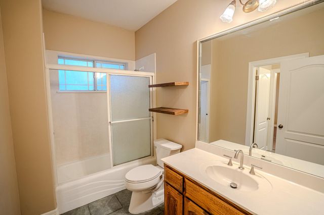 218 Hazeltine DR, Lakeway, TX 78734