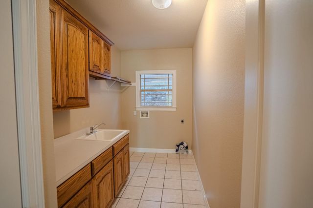 218 Hazeltine DR, Lakeway, TX 78734