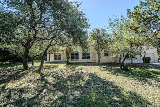 218 Hazeltine DR, Lakeway, TX 78734