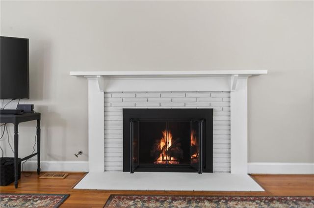 16 Oakland DR, Newport News, VA 23601