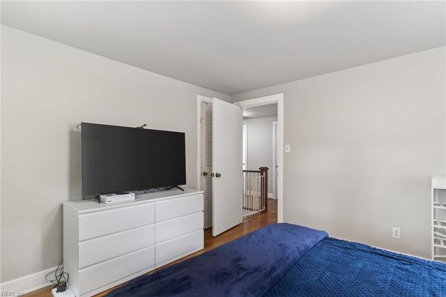 16 Oakland DR, Newport News, VA 23601