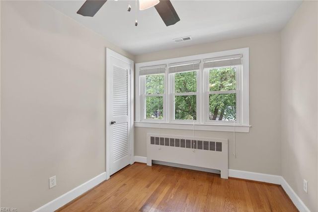 16 Oakland DR, Newport News, VA 23601