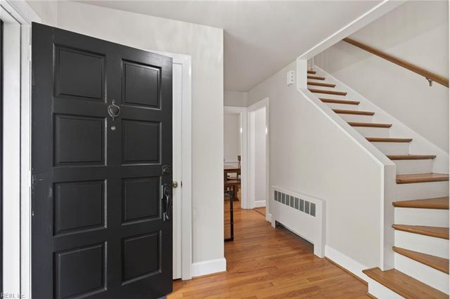 16 Oakland DR, Newport News, VA 23601