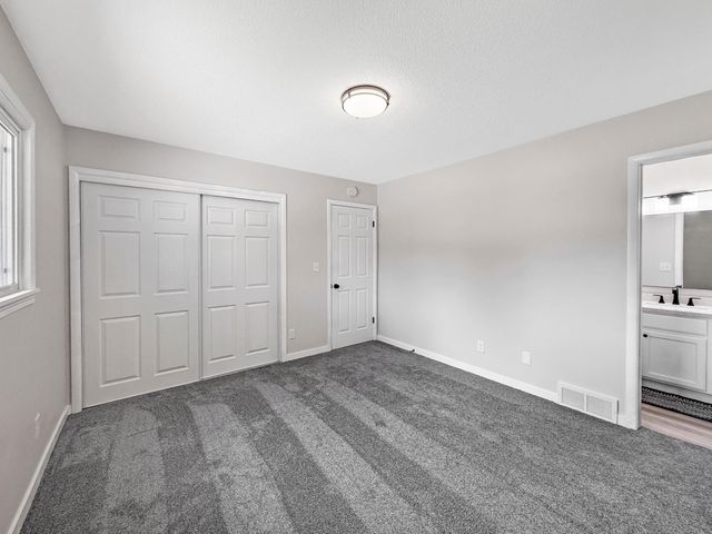 2403 18th Street S, Moorhead, MN 56560