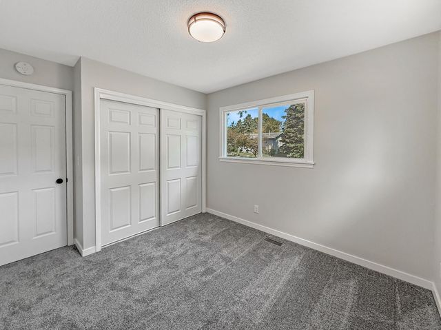 2403 18th Street S, Moorhead, MN 56560