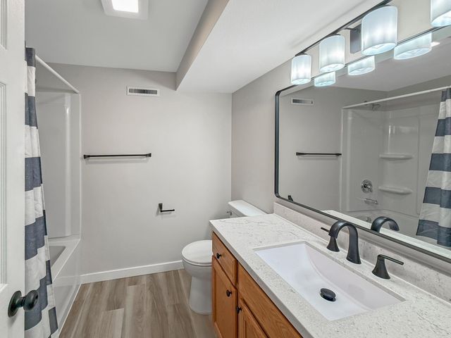 2403 18th Street S, Moorhead, MN 56560
