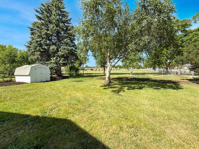 2403 18th Street S, Moorhead, MN 56560