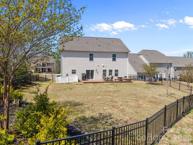 1982 Smokey Quartz Road, Davidson, NC 28036