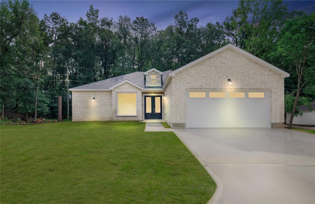 1049 Broadmoor Drive, Huntsville, TX 77340