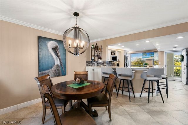 380 Horse Creek DR 403, Naples, FL 34110