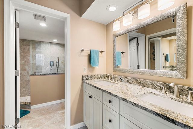 380 Horse Creek DR 403, Naples, FL 34110