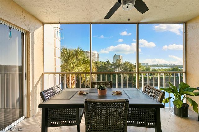 380 Horse Creek DR 403, Naples, FL 34110