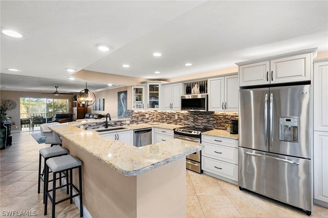 380 Horse Creek DR 403, Naples, FL 34110