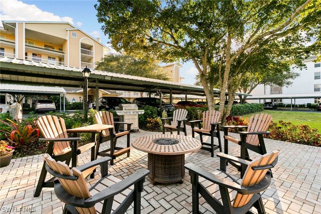 380 Horse Creek DR 403, Naples, FL 34110