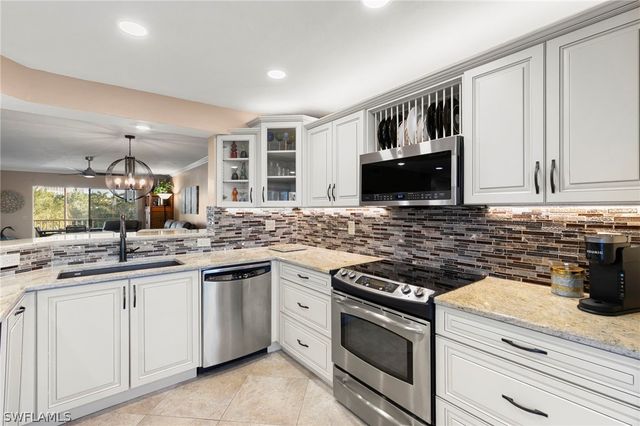 380 Horse Creek DR 403, Naples, FL 34110