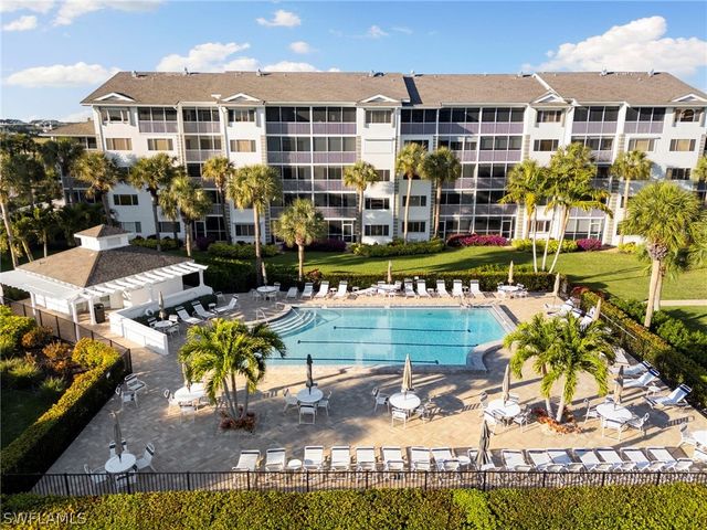 380 Horse Creek DR 403, Naples, FL 34110