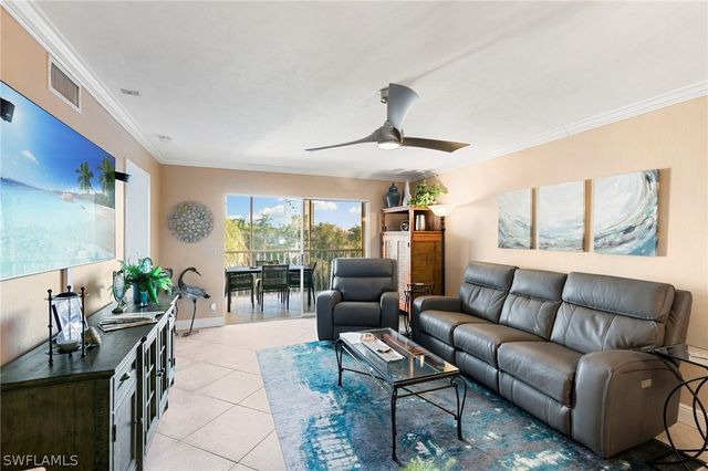 380 Horse Creek DR 403, Naples, FL 34110