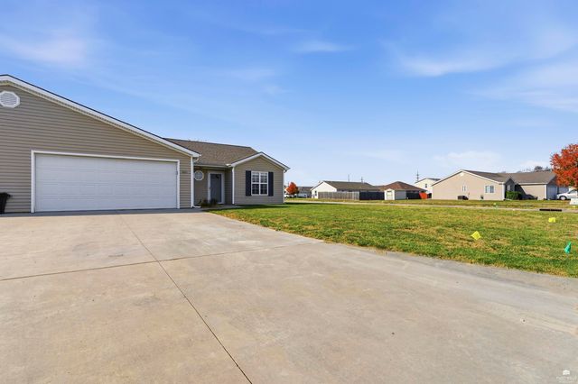 2621 S Brookglen Circle, Manhattan, KS 66502