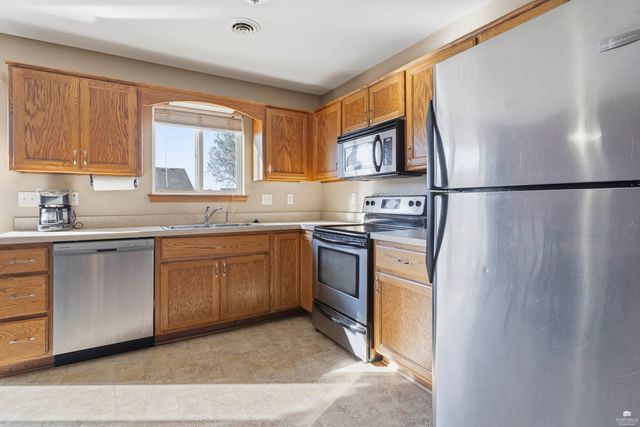 2621 S Brookglen Circle, Manhattan, KS 66502