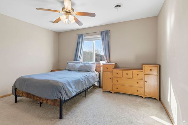 2621 S Brookglen Circle, Manhattan, KS 66502