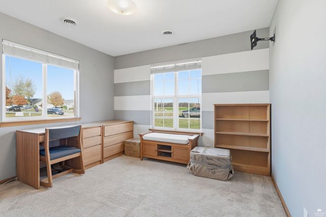 2621 S Brookglen Circle, Manhattan, KS 66502