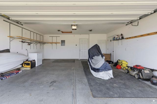 2621 S Brookglen Circle, Manhattan, KS 66502