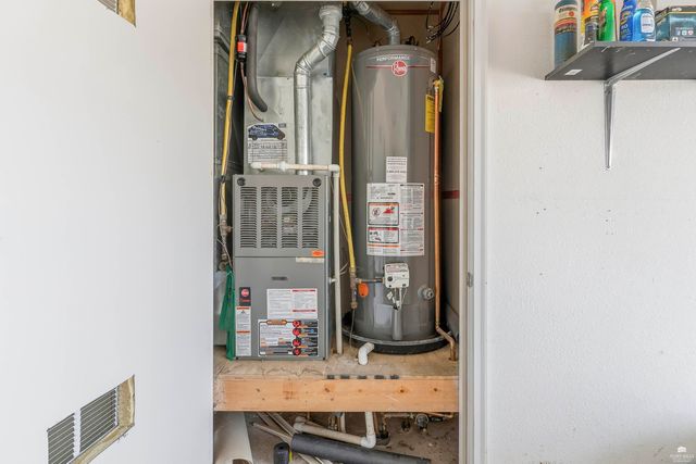 2621 S Brookglen Circle, Manhattan, KS 66502