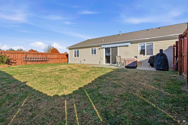 2621 S Brookglen Circle, Manhattan, KS 66502