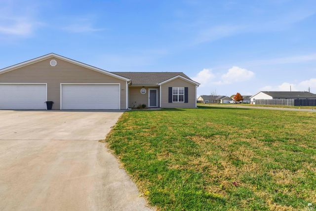 2621 S Brookglen Circle, Manhattan, KS 66502